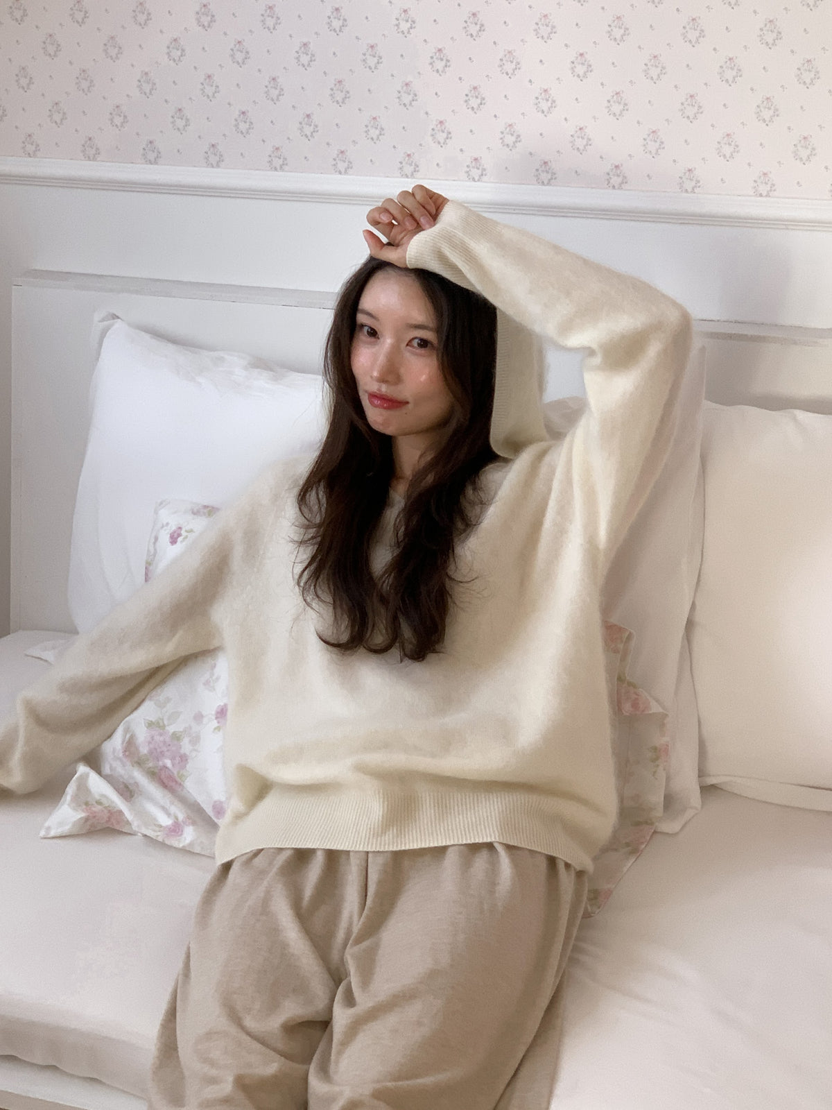 브이넥 후디 (화이트) 2