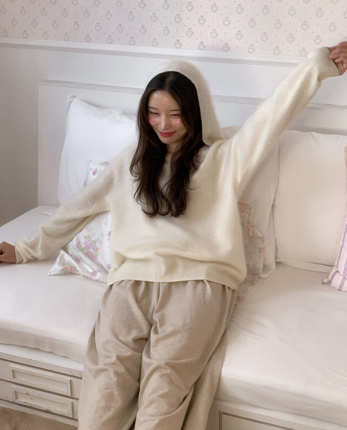 브이넥 후디 (화이트) 3