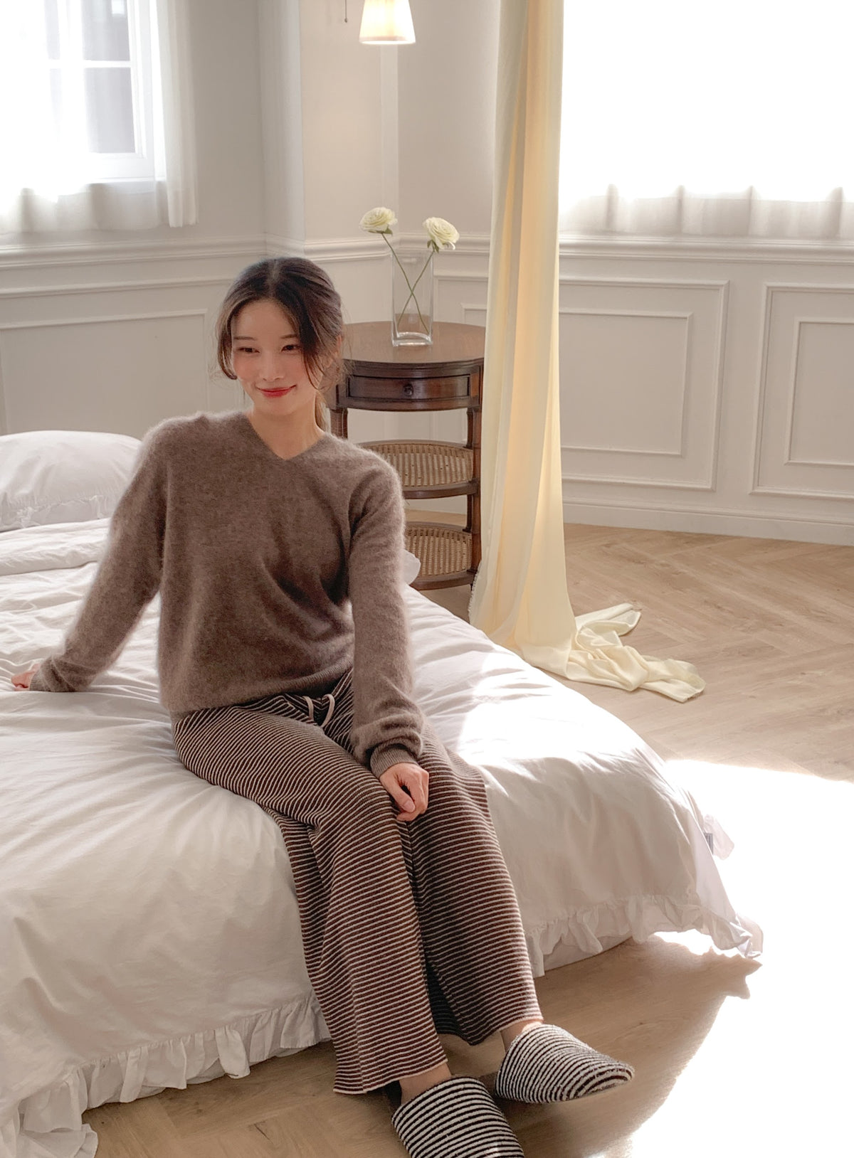 브이넥 후디 (브라운) 7